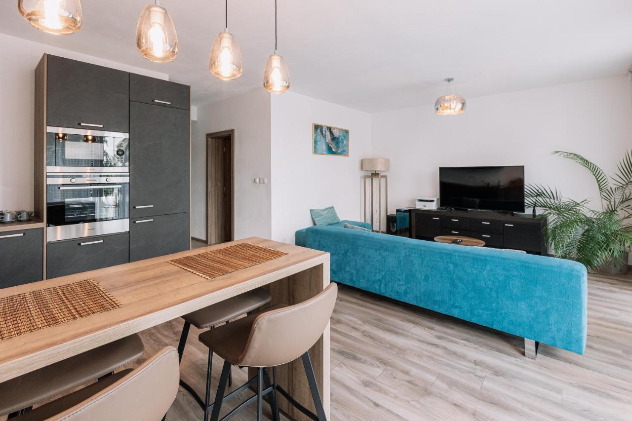 Revon Business Apartment سينيتش المظهر الخارجي الصورة