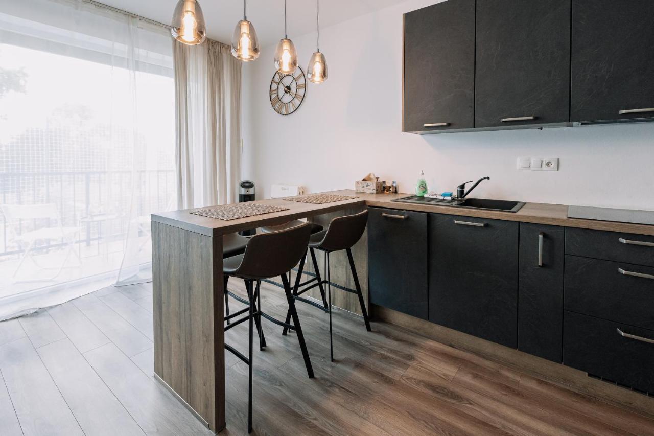 Revon Business Apartment سينيتش المظهر الخارجي الصورة