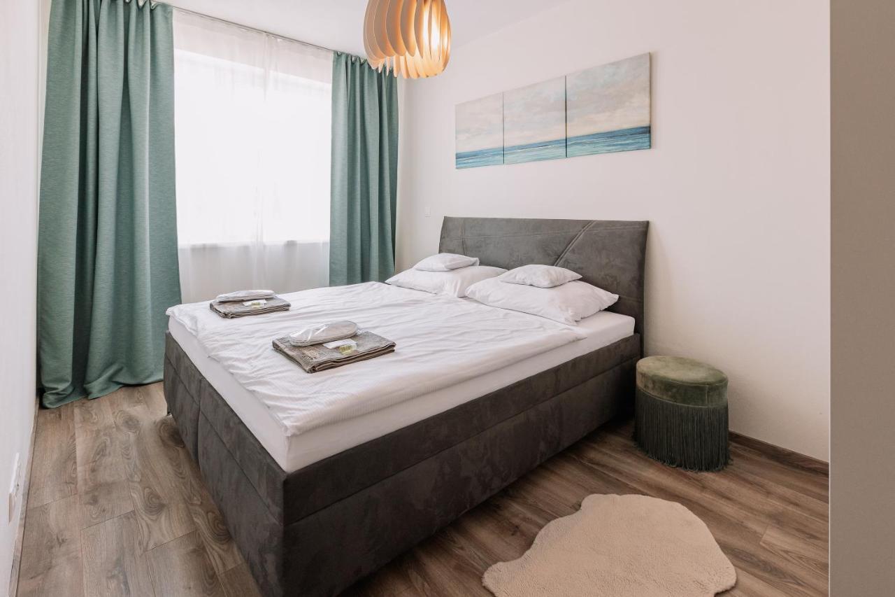 Revon Business Apartment سينيتش المظهر الخارجي الصورة